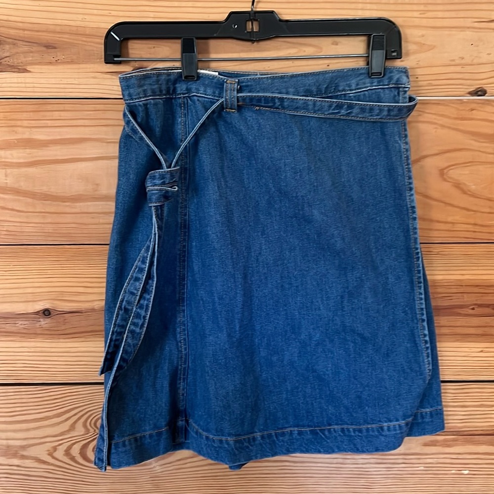 Gap denim wrap skirt, size 25
